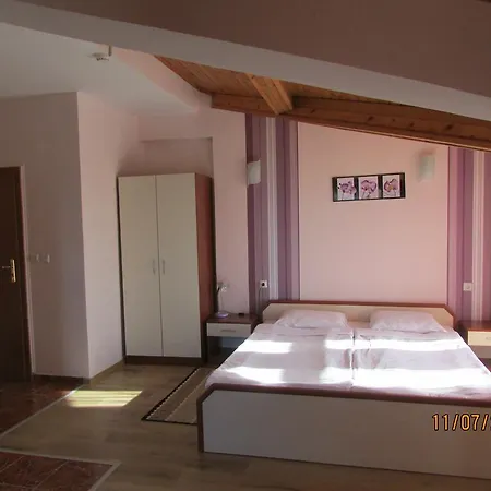 Guest house Admiral *